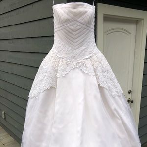 White Vera Wang Wedding Dress